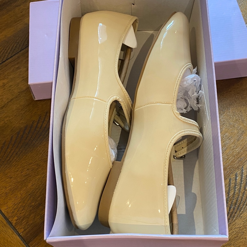 Mary Jane Glossy Cream Flats